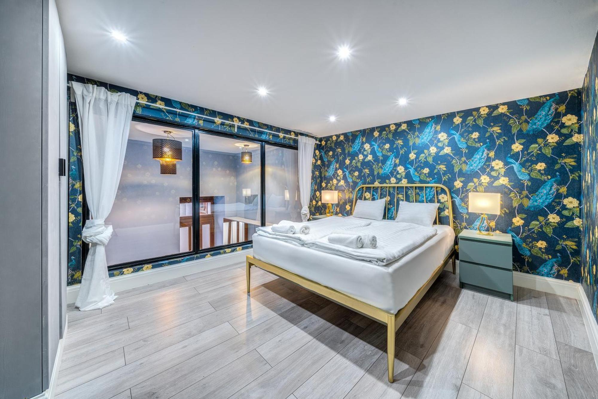 Azure Oasis In The Heart Of The Apartmán *