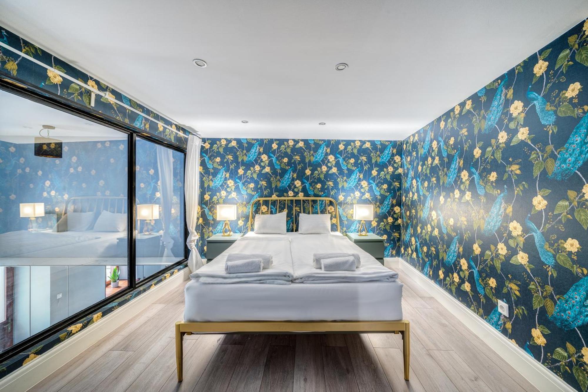 Azure Oasis In The Heart Of The Budapešť