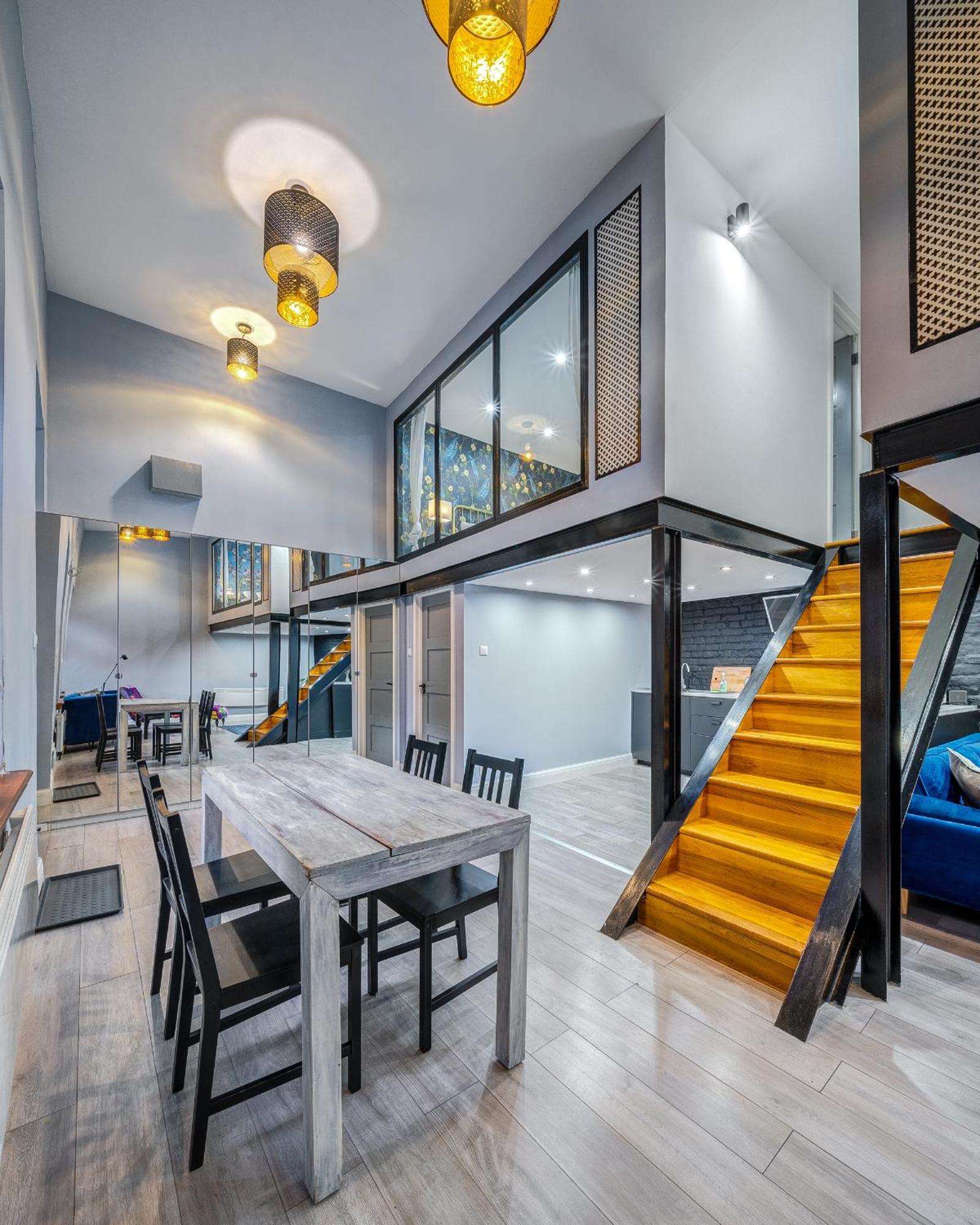 Appartement Azure Oasis In The Heart Of The *